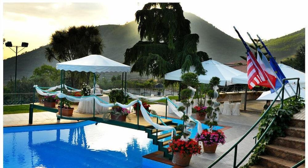 Hotel Diecimare Cava deʼ Tirreni Exteriör bild