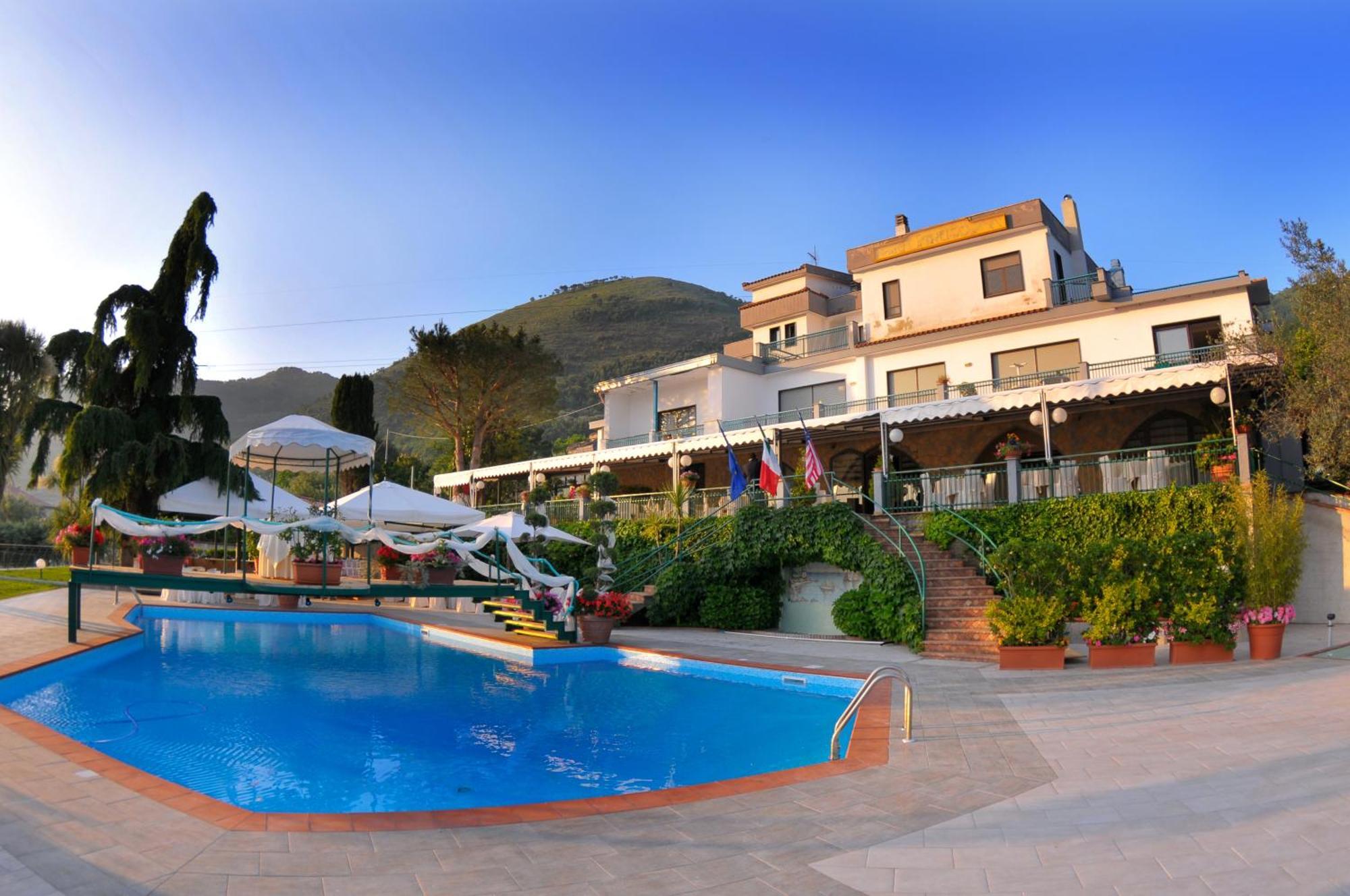 Hotel Diecimare Cava deʼ Tirreni Exteriör bild