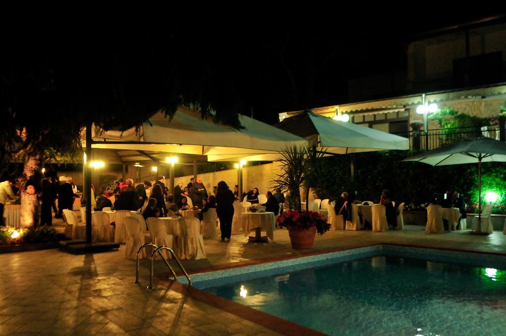Hotel Diecimare Cava deʼ Tirreni Exteriör bild
