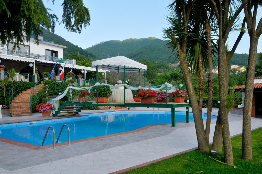 Hotel Diecimare Cava deʼ Tirreni Exteriör bild
