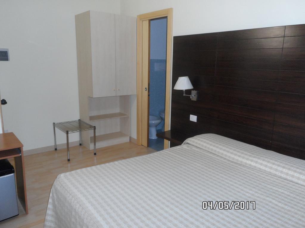 Hotel Diecimare Cava deʼ Tirreni Exteriör bild