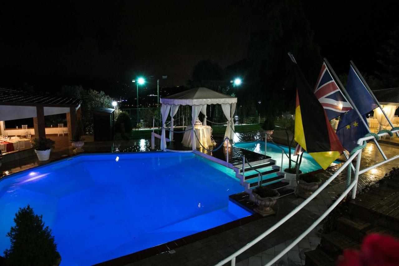 Hotel Diecimare Cava deʼ Tirreni Exteriör bild